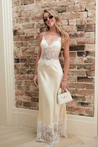 Ivory Élan Lace Satin Gown